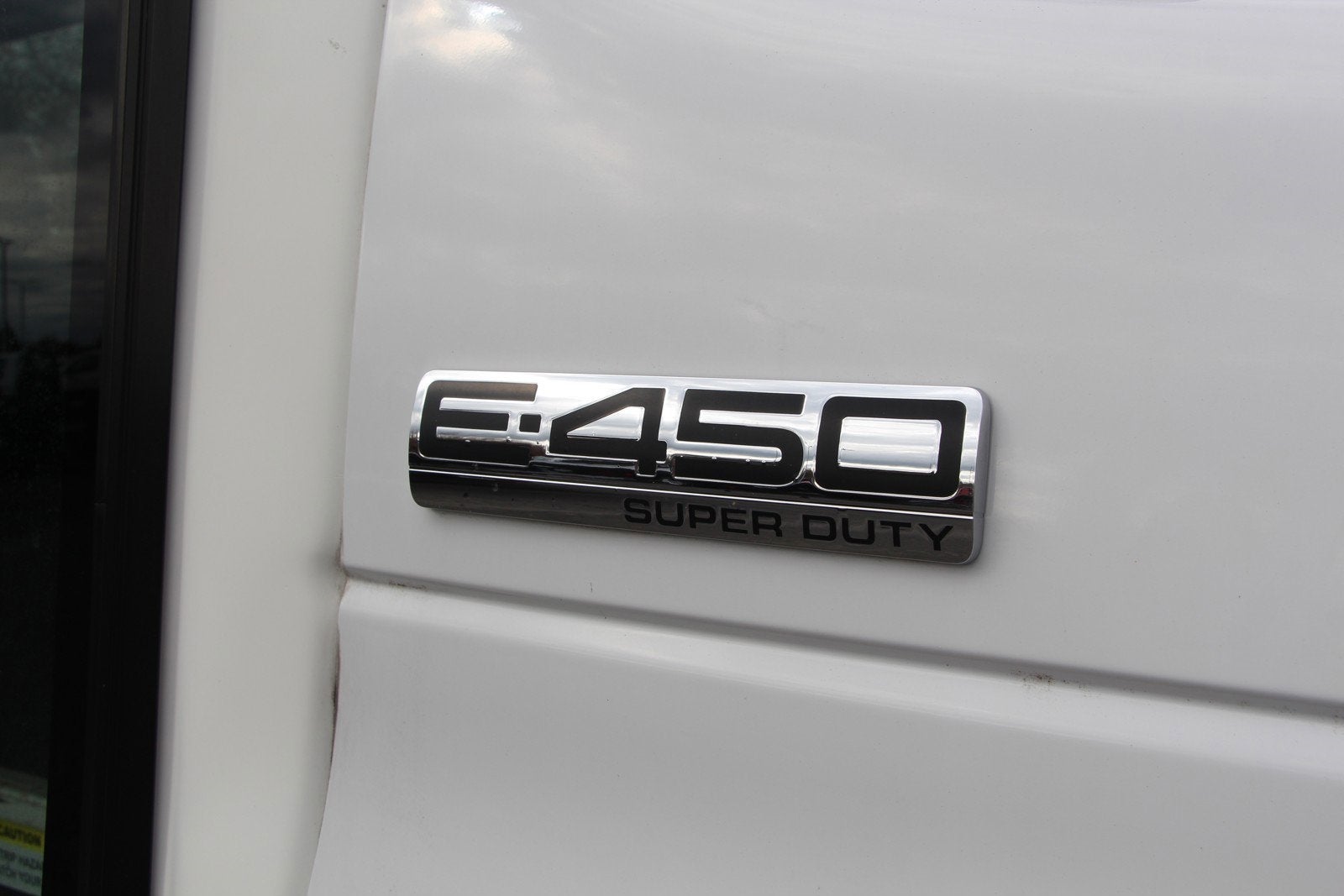 2016 Ford E-450 25 Passenger van